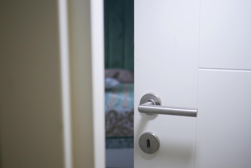 DUSAW Smart Locks: Enhancing Airbnb Security