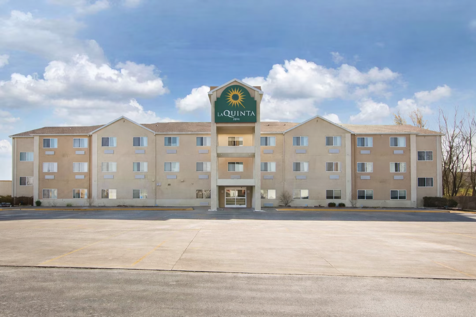 La Quinta Hotel by Whyndham hero
