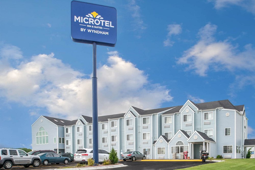 Microtel Inn & Suites hero