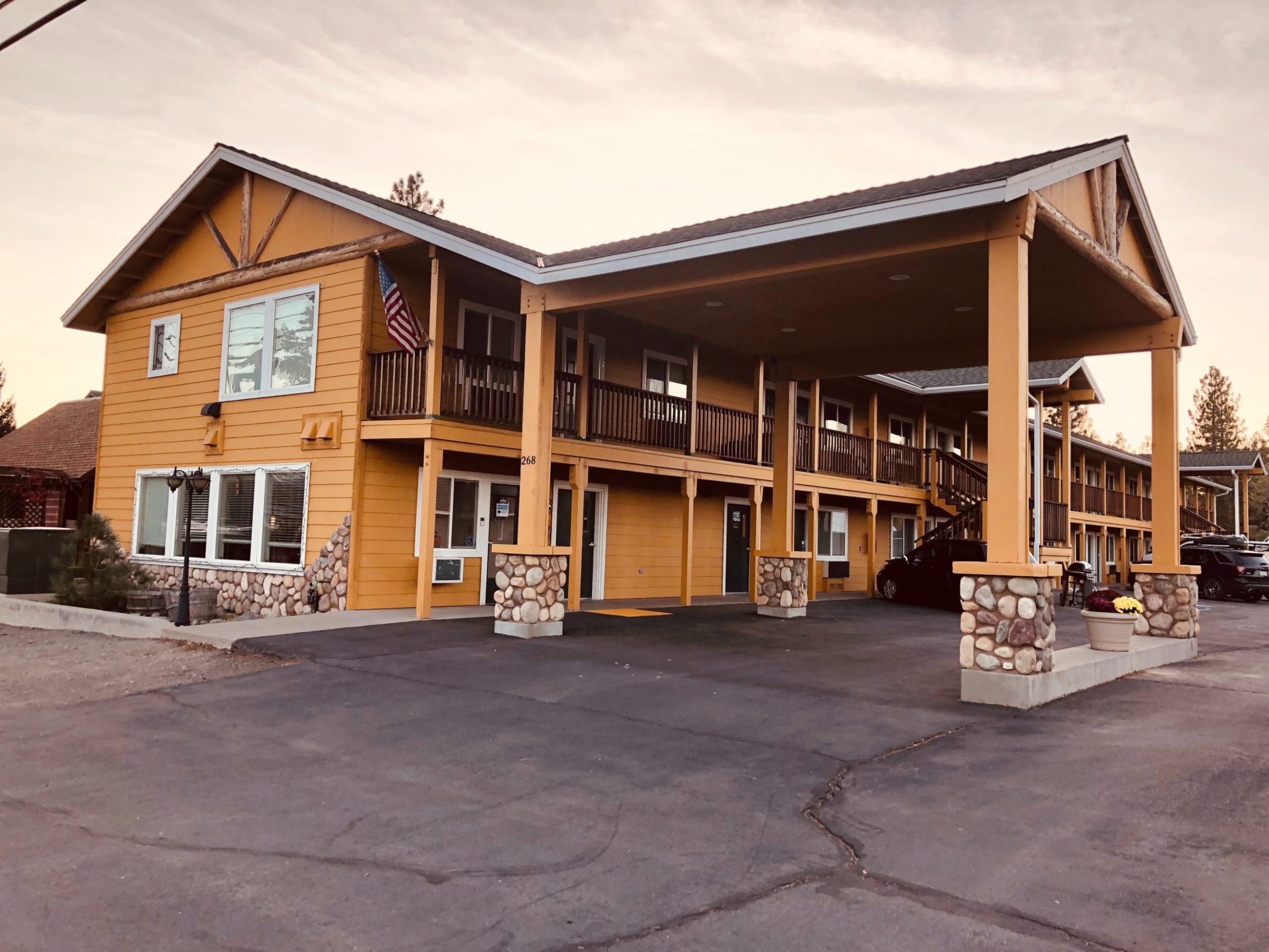 Antlers Inn hero