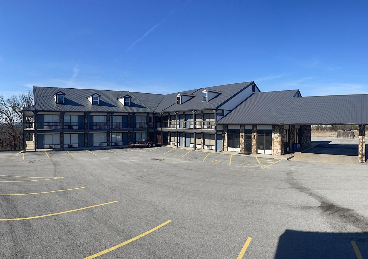 Branson Ozarks Inn hero